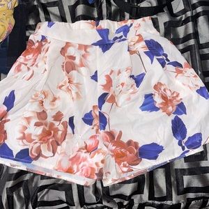 I’m selling a two piece outfit, size small, super stretchy and comfortable.